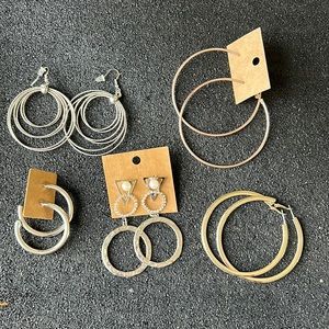 5 pairs of earrings